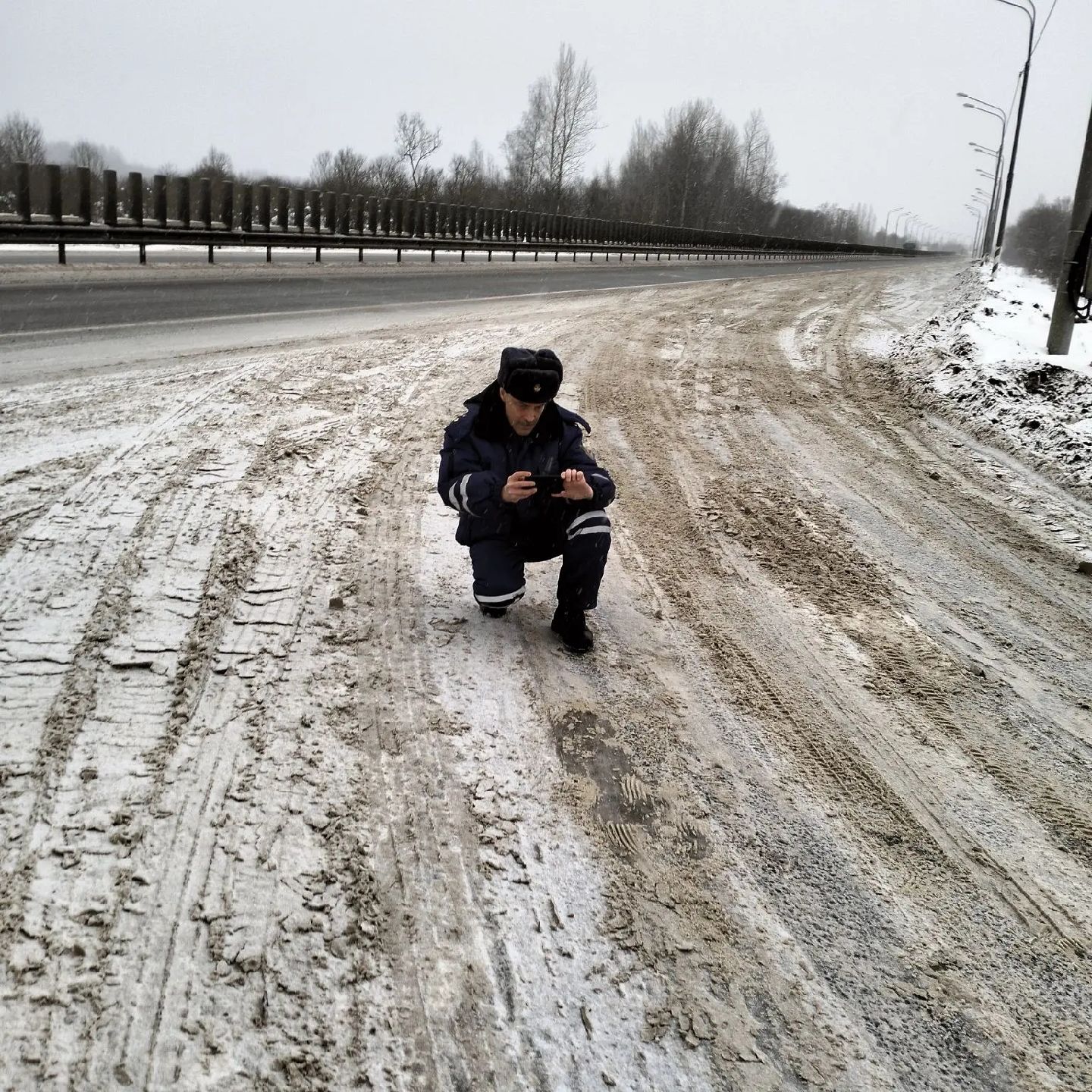 Сотрудники ТОГАДН по Новгородской области МТУ Ространснадзора по CЗФО проверили содержание автомобильных дорог